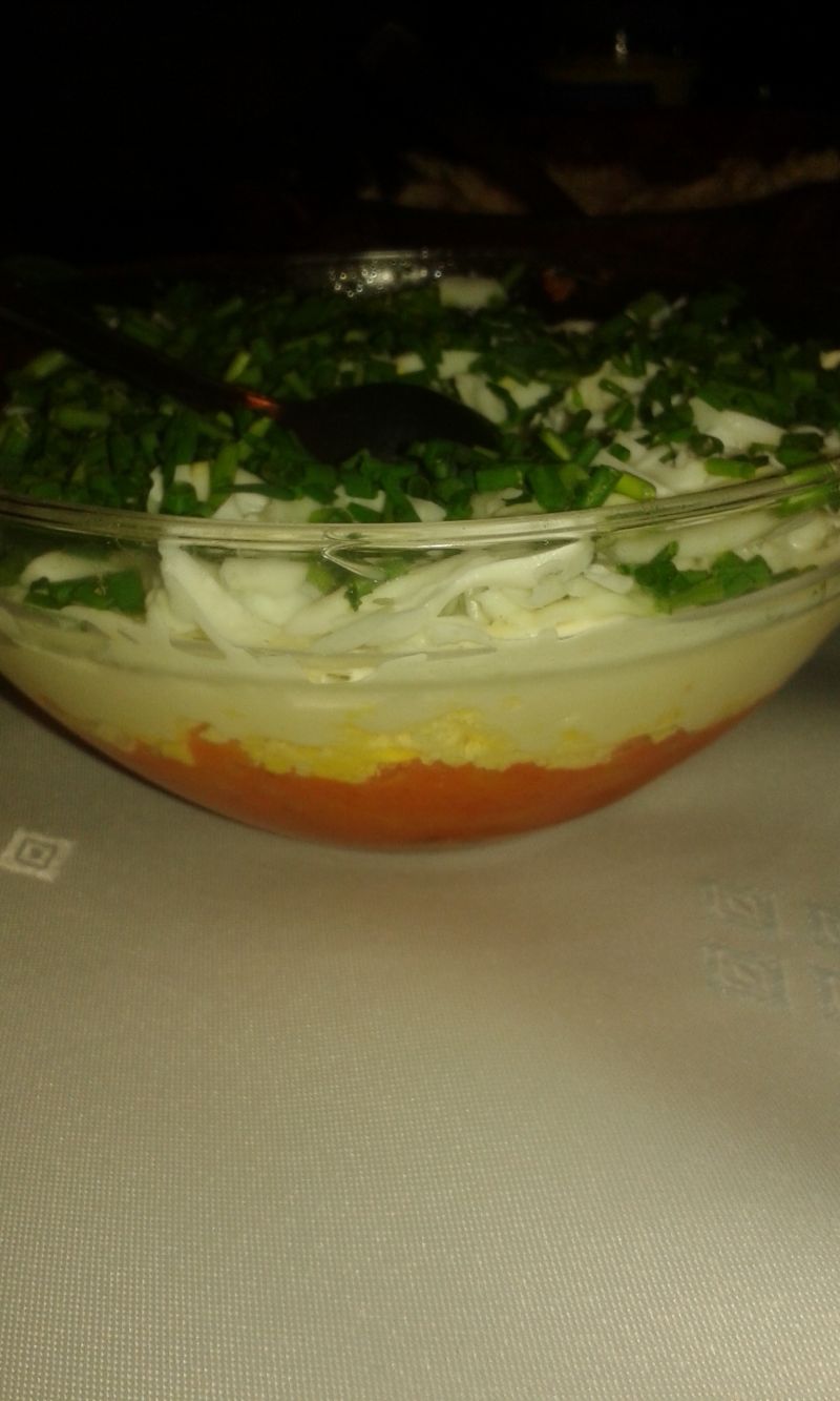 Sałatka z łososiem.