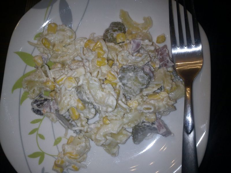 Sałatka z makaronem