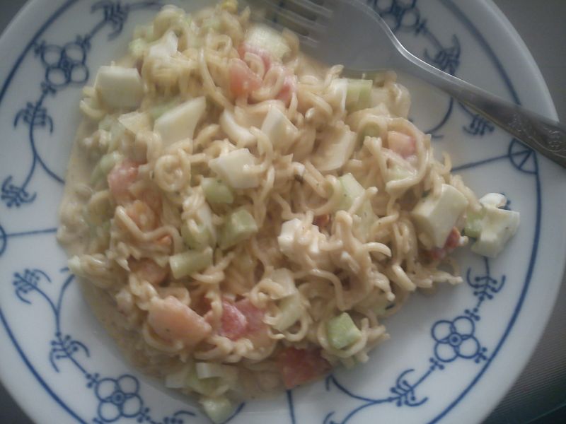 Sałatka z makaronem