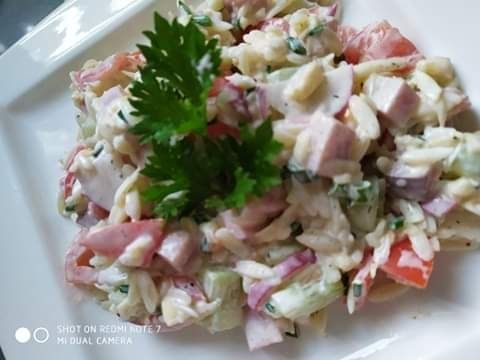 Sałatka z makaronem