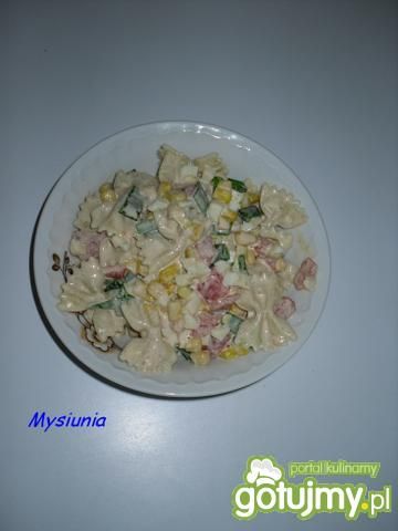 Sałatka z makaronem farfalle Sałatka z makaronem farfalle