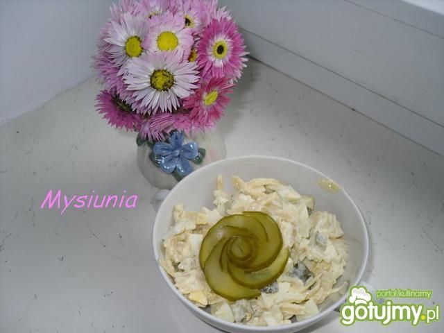 Sałatka z makaronem i serem Sałatka z makaronem i serem