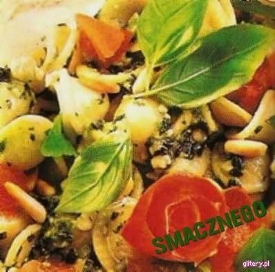 Sałatka z makaronem i sosem cytrynowym