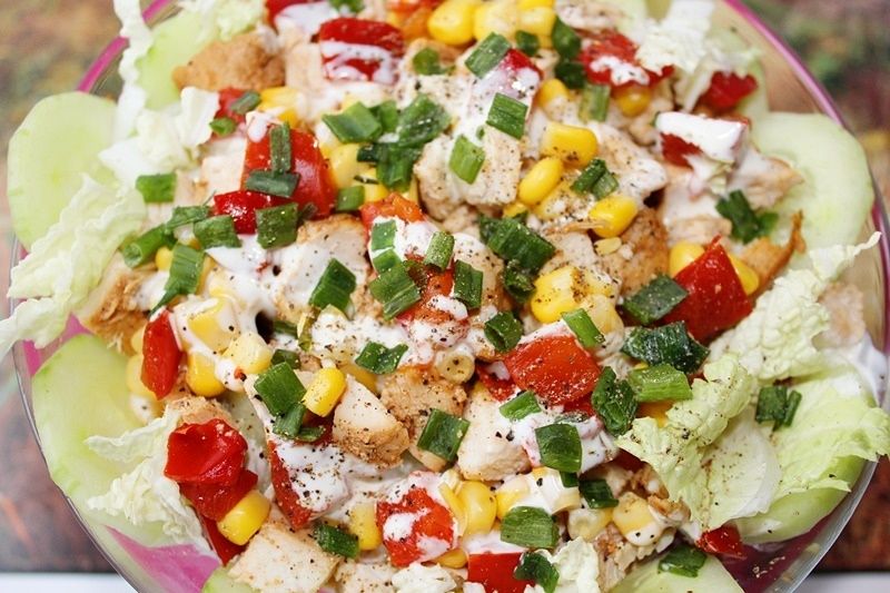 Sałatka z makaronem, kurczakiem, kapustą -2 wersje