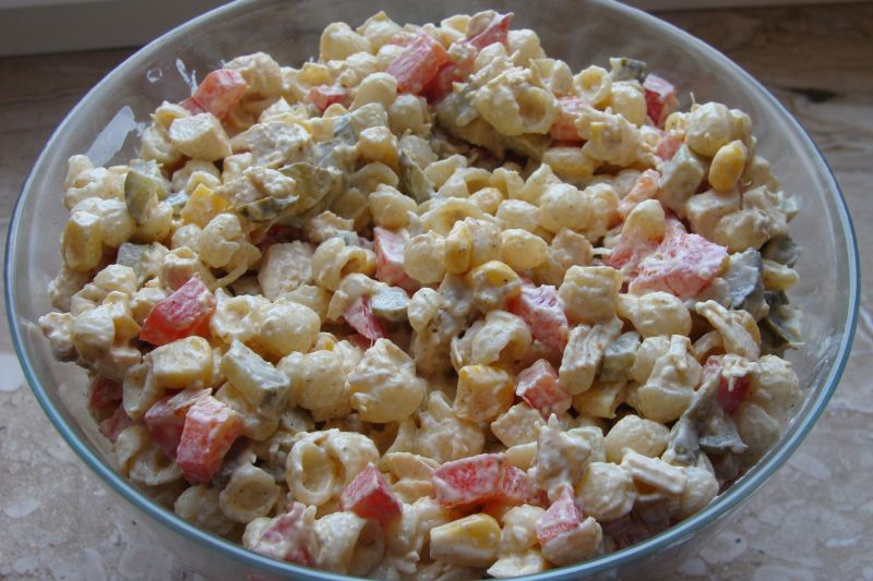 Sałatka z makaronem muszelki