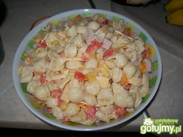 Sałatka z makaronem muszelki