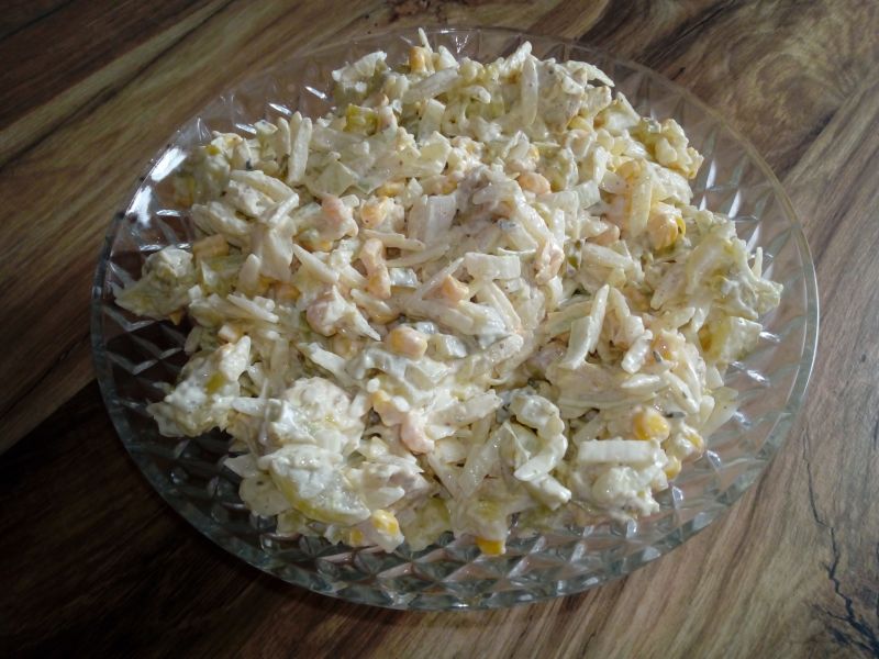 Sałatka z makaronem orzo Sałatka z makaronem orzo
