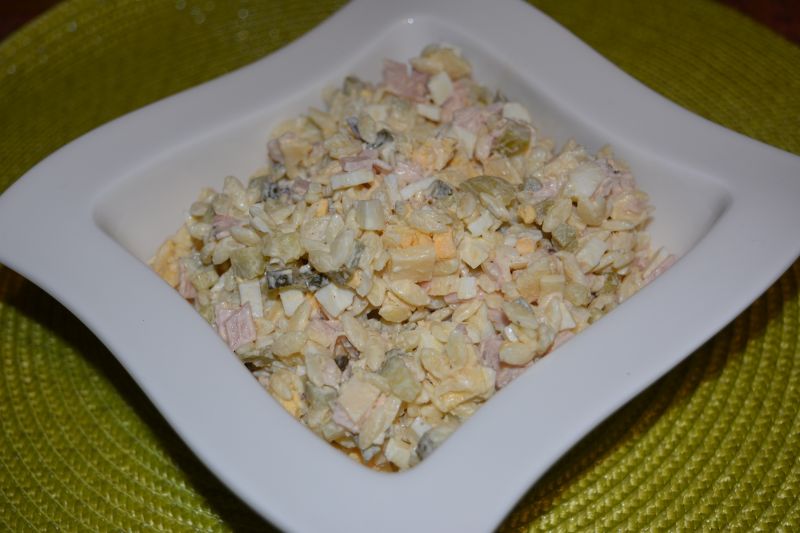 Sałatka z makaronem ryżowym Sałatka z makaronem ryżowym