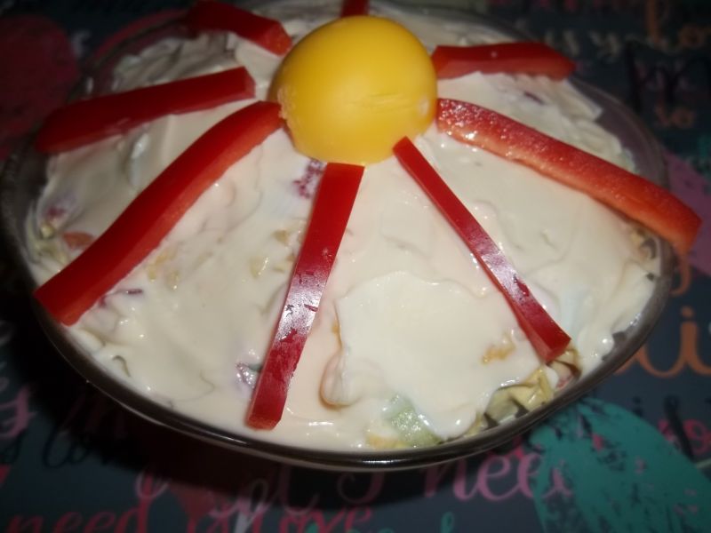 Sałatka z makaronem (z zupek) Sałatka z makaronem (z zupek)
