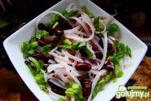 Sałatka z makaronu ryżowego Iwy