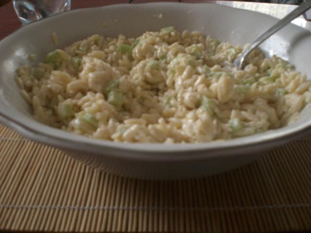 Sałatka z makoronem ryżowym