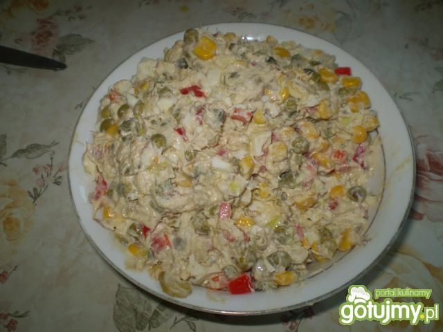 Sałatka z makrelą 2