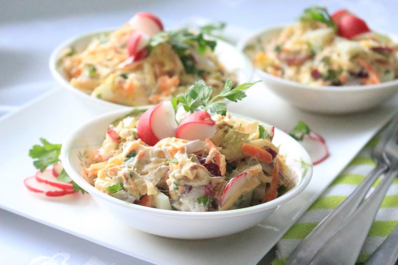 Sałatka z makreli wędzonej  Sałatka z makreli wędzonej