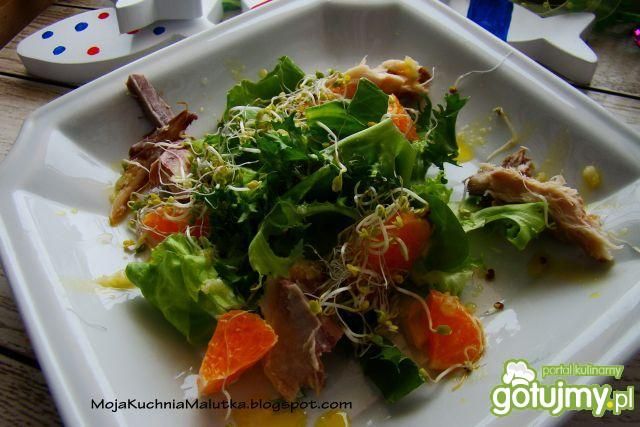 Sałatka z makreli wędzonej z dodatkiem p Sałatka z makreli wędzonej z dodatkiem p