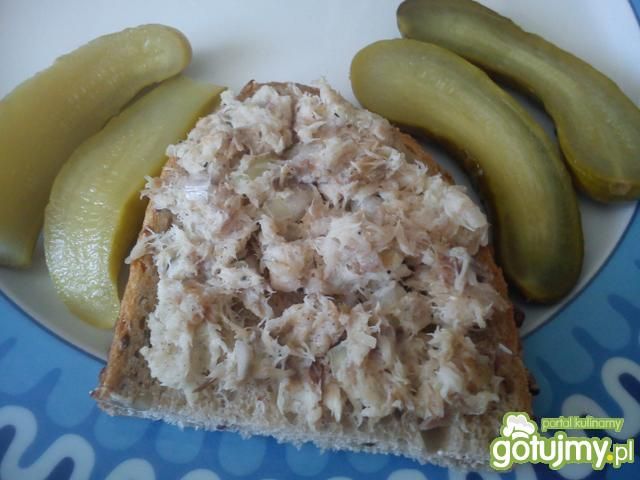 Sałatka z makreli z cebulką na kanapkę Sałatka z makreli z cebulką na kanapkę