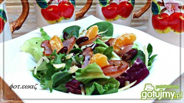 Sałatka z mandarynkowym pazurem Sałatka z mandarynkowym pazurem