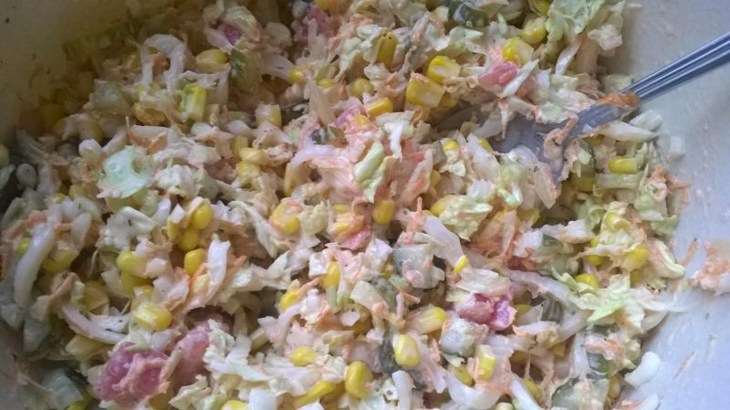 Sałatka z marchewkową posypką  Sałatka z marchewkową posypką