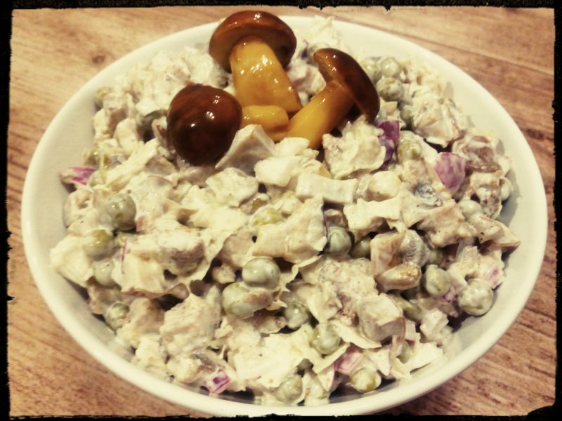 Sałatka z marynowanymi grzybkami Sałatka z marynowanymi grzybkami
