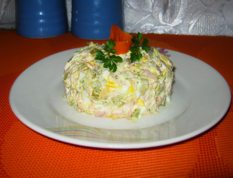 Sałatka z mięsem Sałatka z mięsem