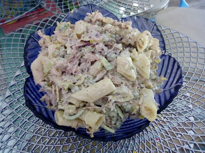 Sałatka z mięsem z rosołu