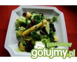 Sałatka z mini kukurydzą 