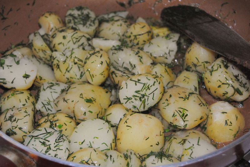 Sałatka z młodych ziemniaków