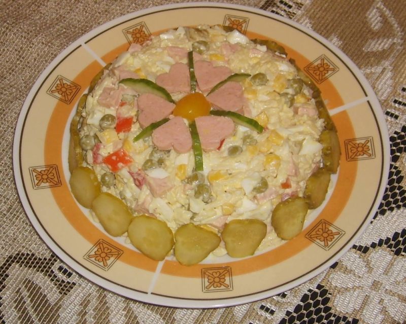 Sałatka z mortadelą Sałatka z mortadelą