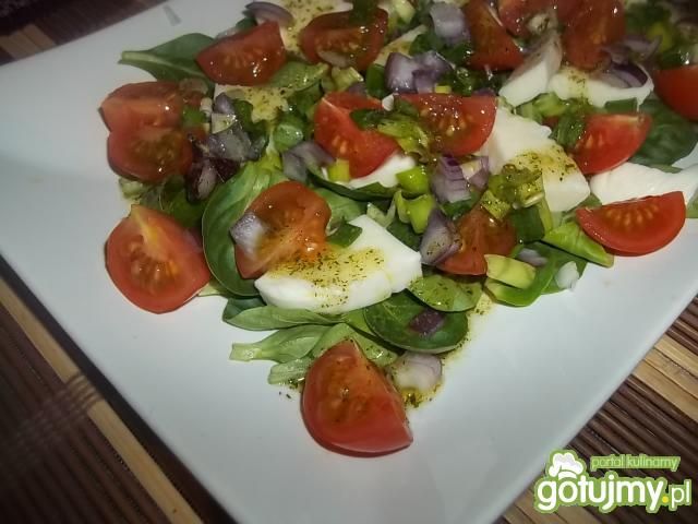 Sałatka z mozzarellą