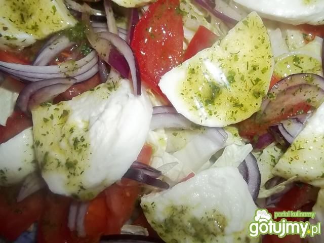 Sałatka z mozzarellą 8