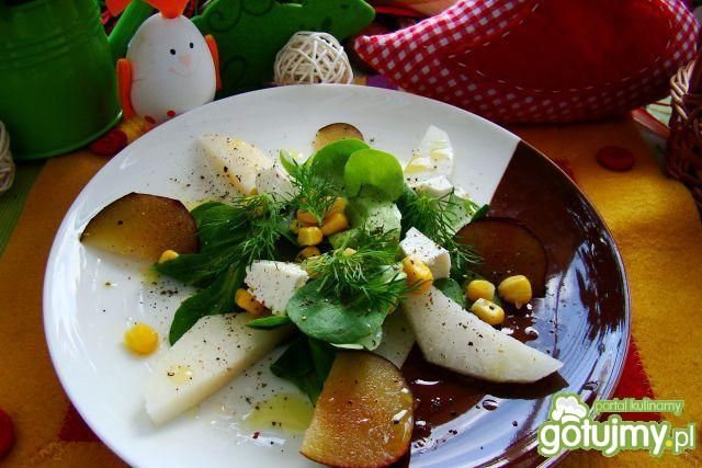 Sałatka z nashi i śliwką  Sałatka z nashi i śliwką