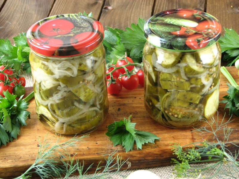 Sałatka z natką selera i pietruszki