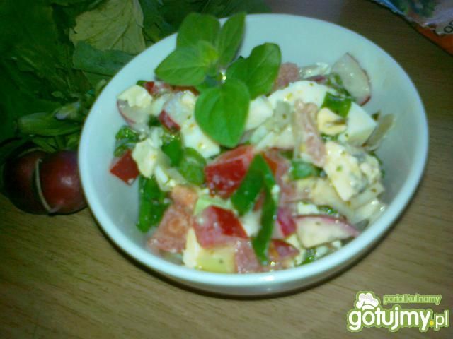 Sałatka z nowalijek na śniadanko