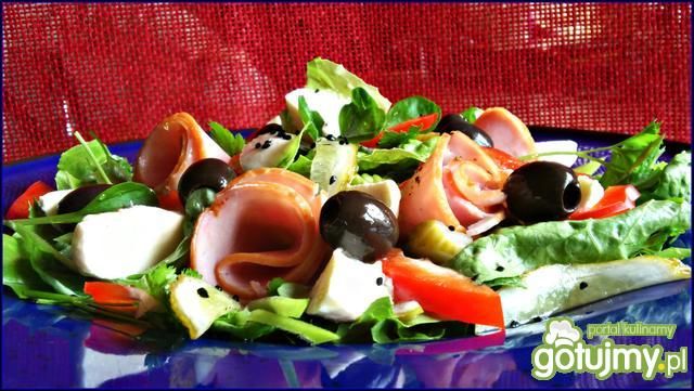 Sałatka z nutką czarnuszki