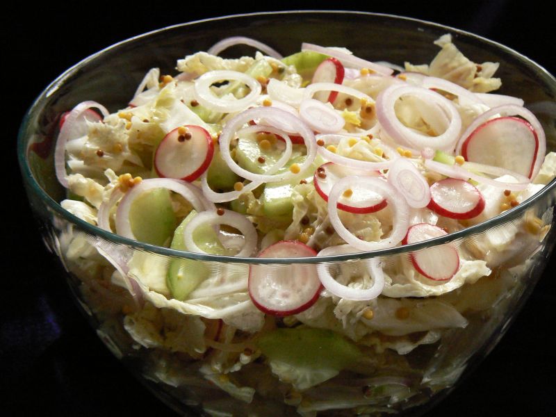 Sałatka z ogórka i rzodkiewki Sałatka z ogórka i rzodkiewki