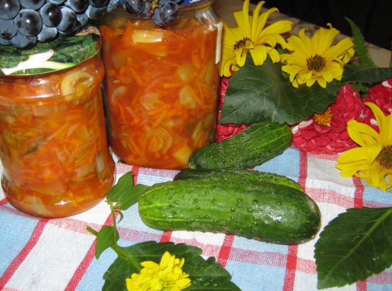 Sałatka z ogórkiem do słoika Sałatka z ogórkiem do słoika