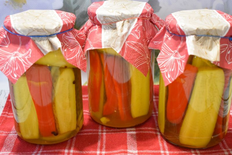 Sałatka z ogórkiem i papryką