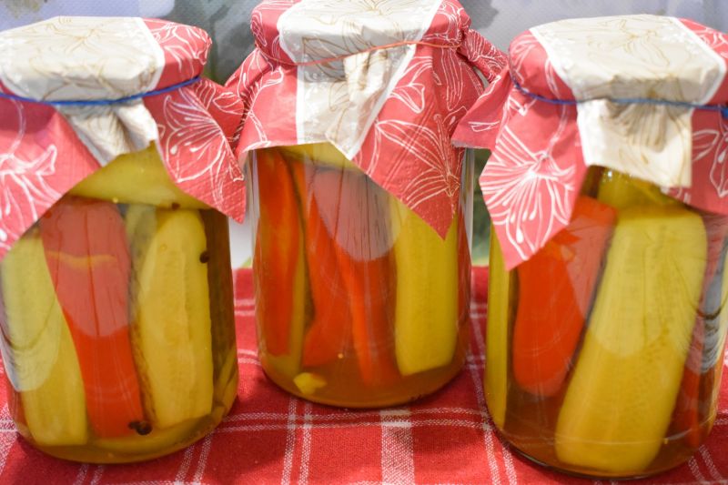 Sałatka z ogórkiem i papryką