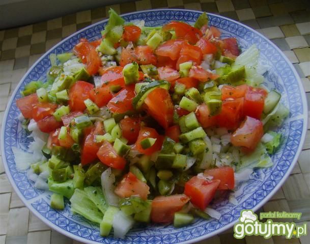 Sałatka z ogórkiem małosolnym Sałatka z ogórkiem małosolnym