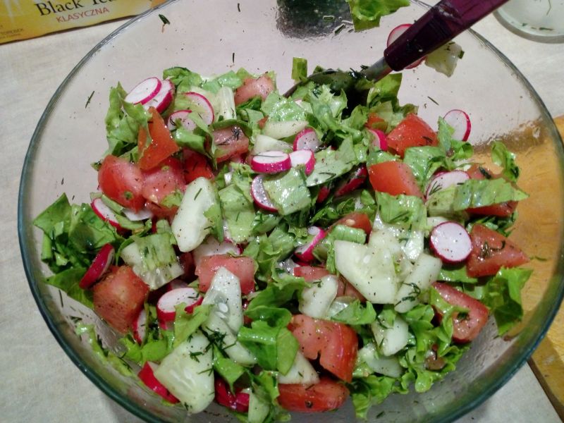 Salatka z ogorkiem zielonym Salatka z ogorkiem zielonym