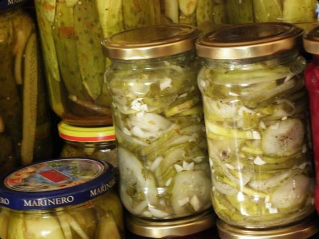 Sałatka z ogórków do słoików.