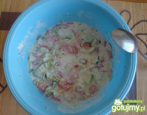 Sałatka z ogórków gruntowych i pomidorów Sałatka z ogórków gruntowych i pomidorów