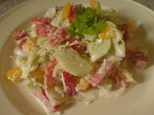 Sałatka z ogórków i papryki. Sałatka z ogórków i papryki.