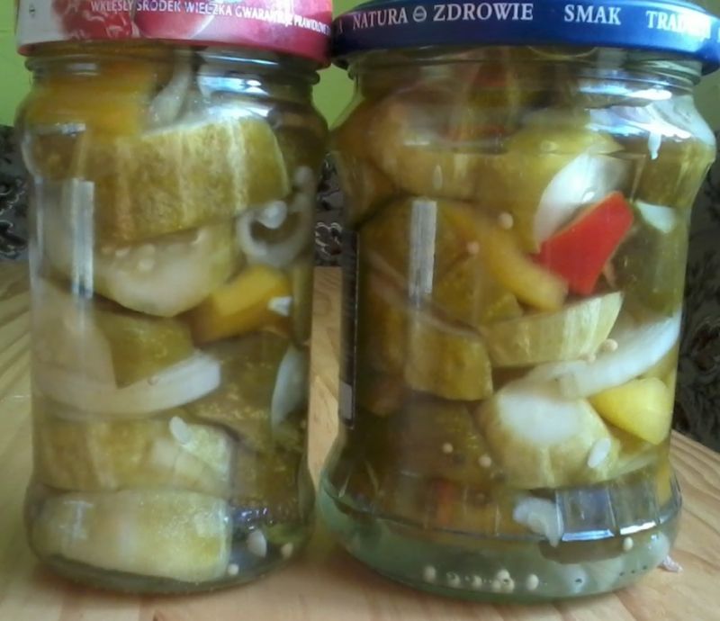 Sałatka z ogórków i papryki Sałatka z ogórków i papryki