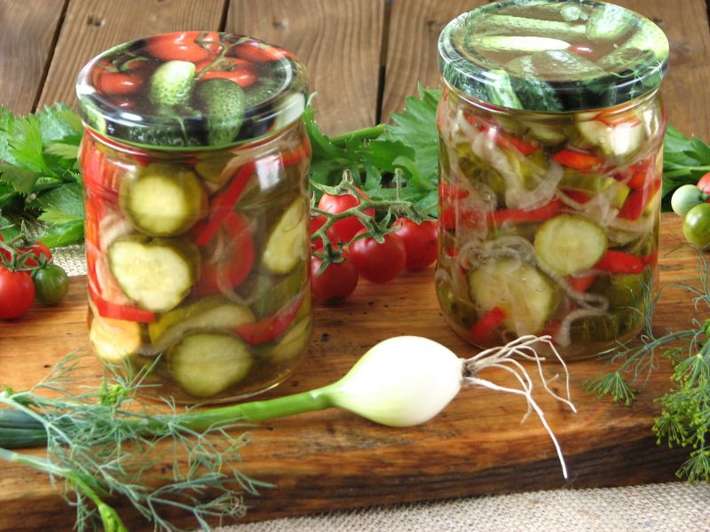 Sałatka z ogórków i papryki Sałatka z ogórków i papryki