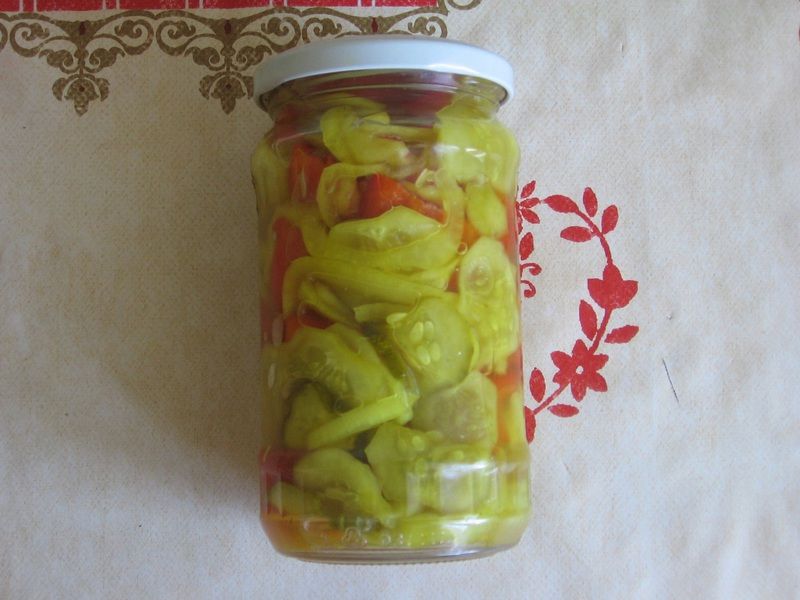 Sałatka z ogórków i papryki - przetwory