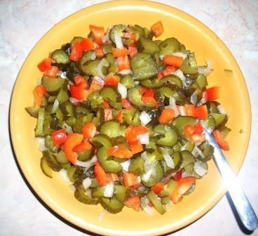 Sałatka z ogórków kiszonych