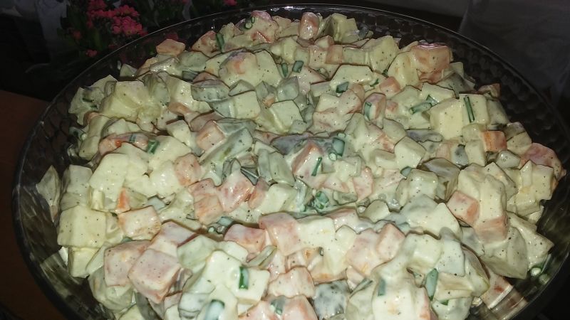 Sałatka z ogórków kiszonych Sałatka z ogórków kiszonych