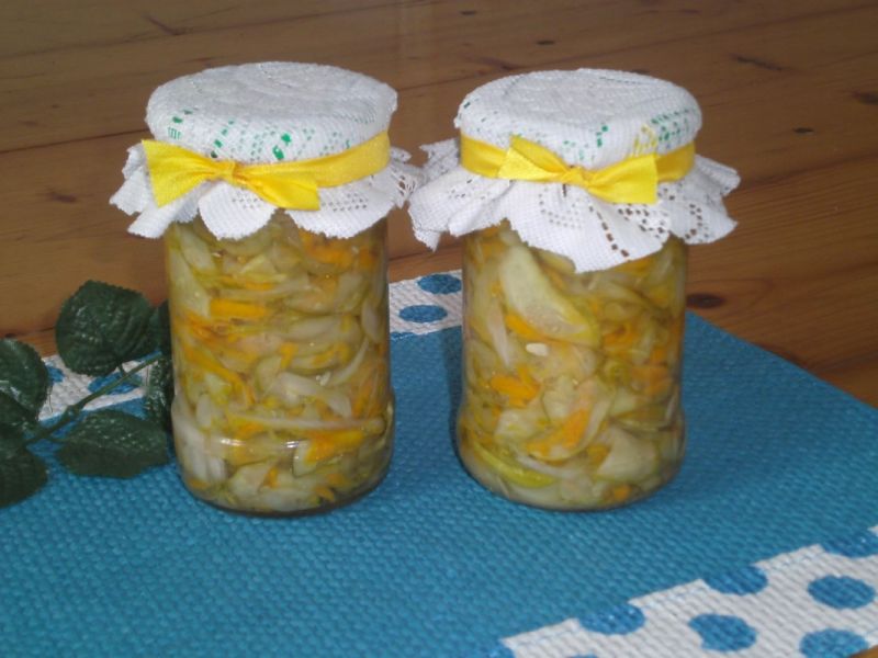 Sałatka z ogórków, marchwi i cebuli