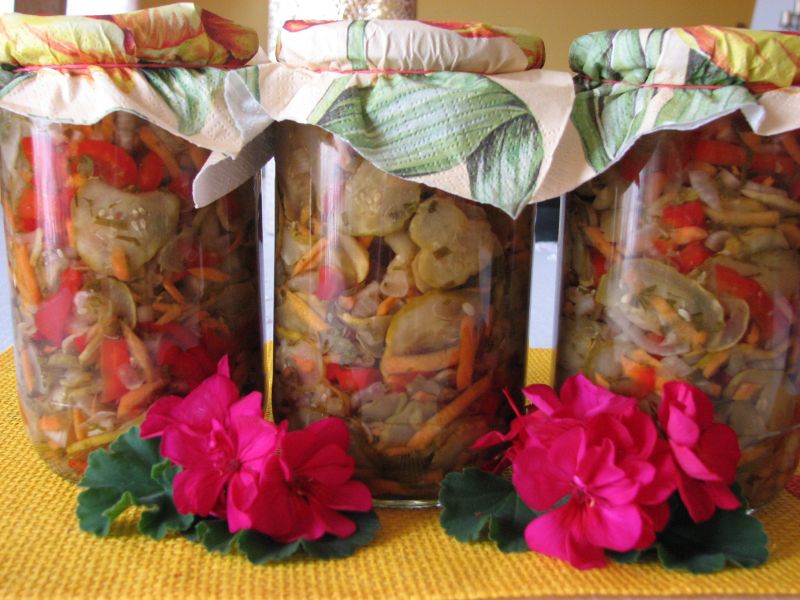 Sałatka z ogórków na zimę Sałatka z ogórków na zimę