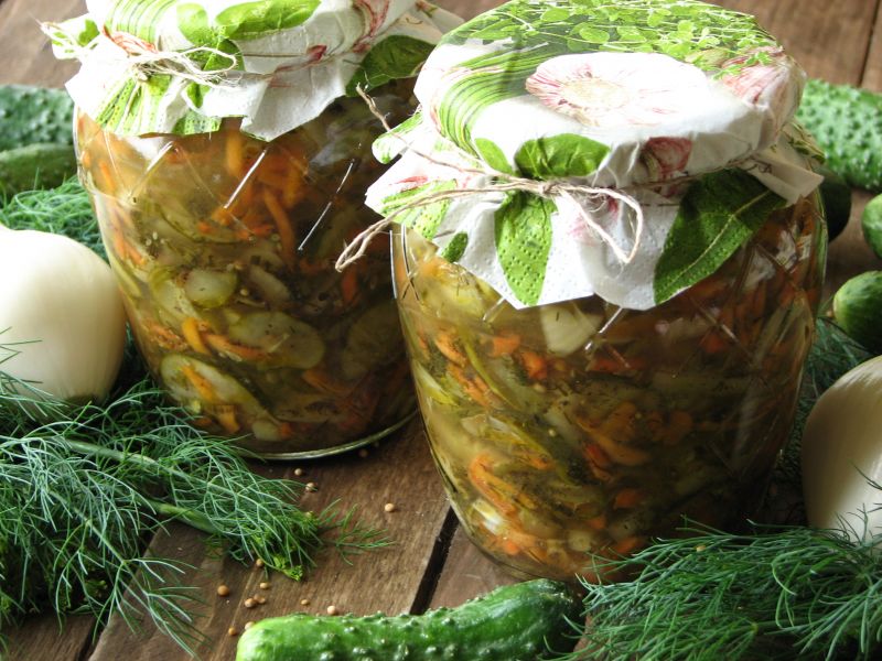 Sałatka z ogórków na zimę Sałatka z ogórków na zimę